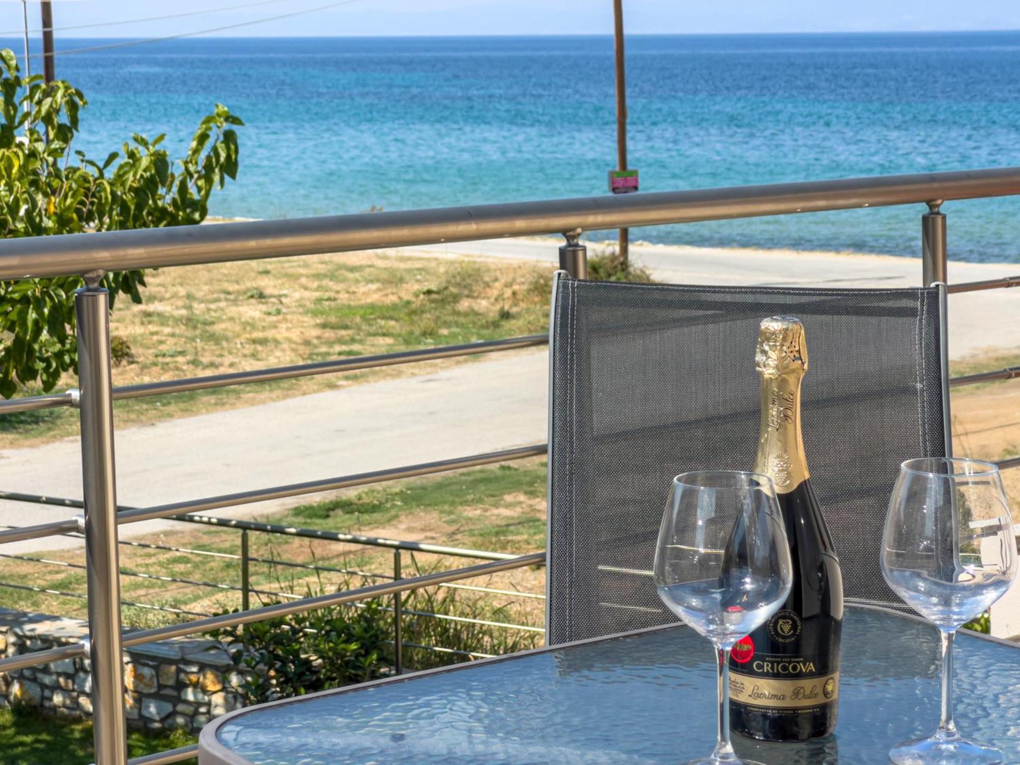 Yalos Beach Maisonettes Skála Sotíros Eksteriør billede
